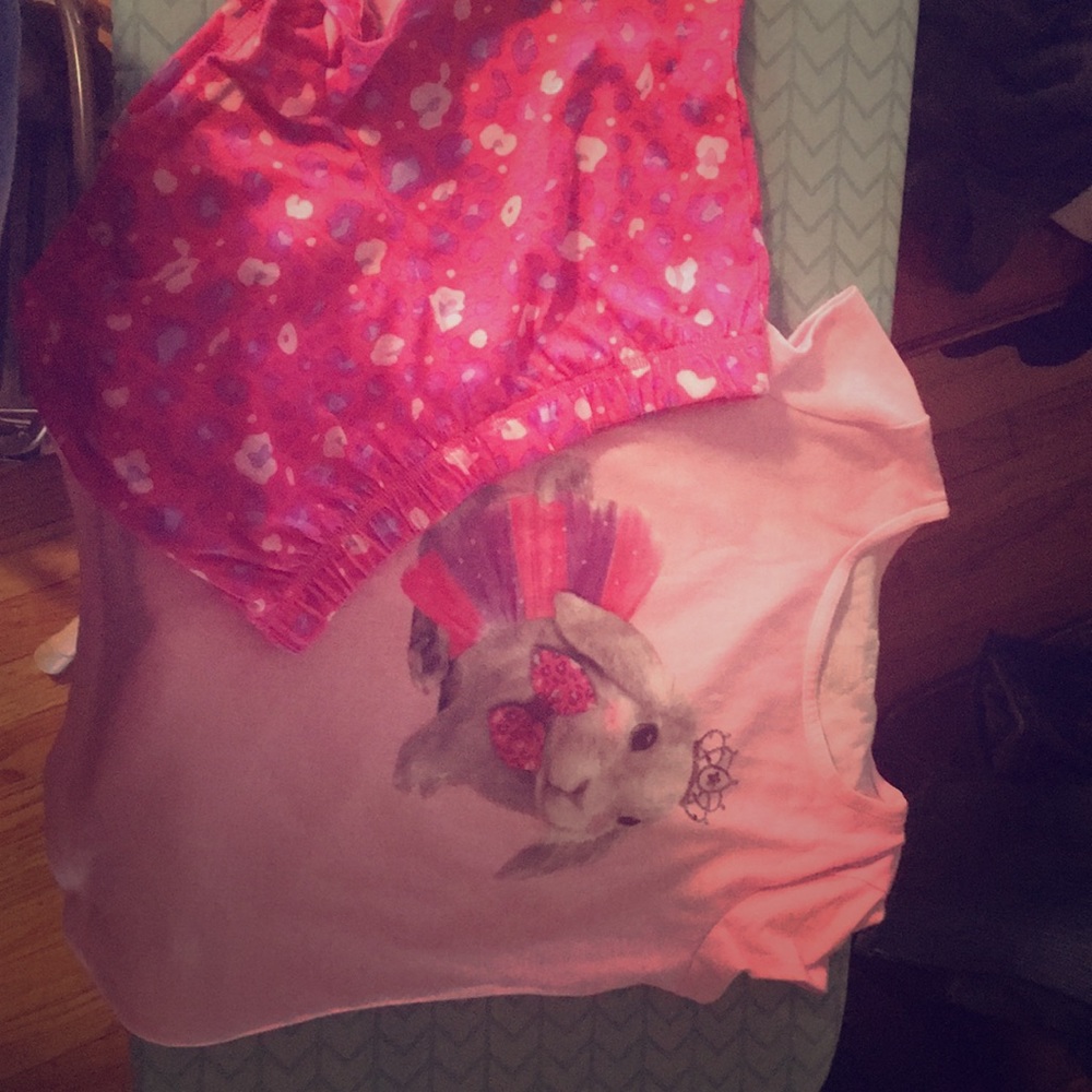 Kids size 6 pajama set.